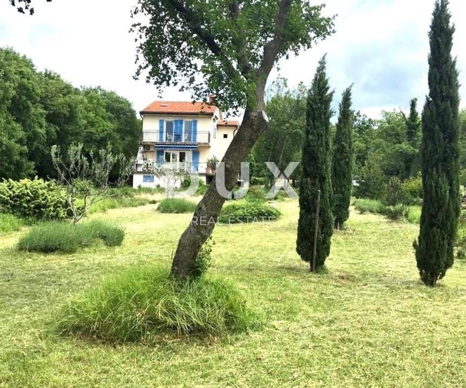 Maison de luxe à vendre à Bakar, 450 000 €, Photo 1