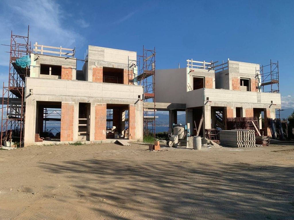 Luxury House for sale in Milazzo, 750 000 €, Photo 1