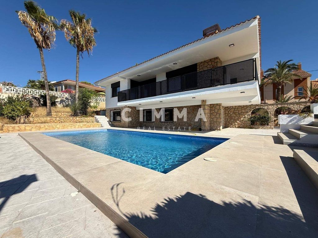 Maison de luxe à vendre à La Nucia, 949 999 €, Photo 1