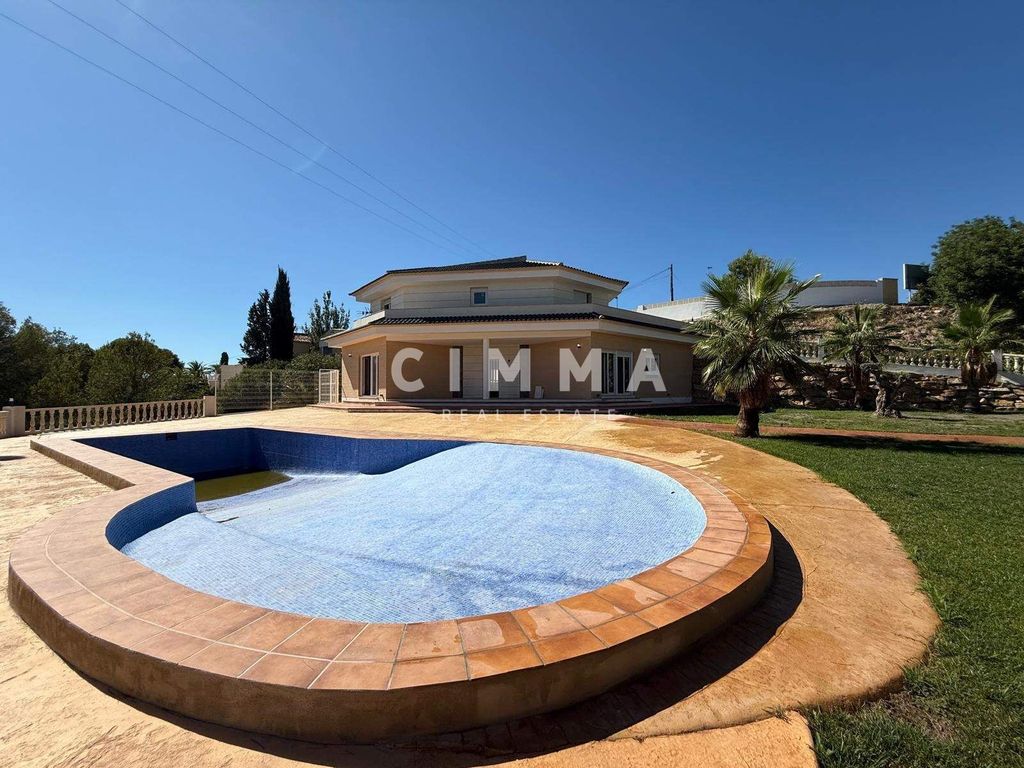 Maison de luxe à vendre à La Nucia, 750 000 €, Photo 1
