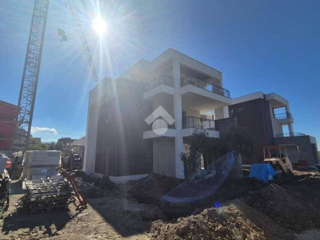 Maison de luxe à vendre à Rome, 550 000 €, Photo 2