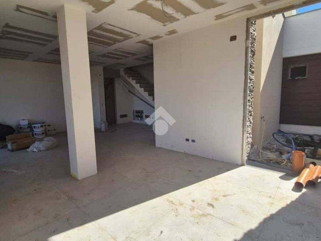 Maison de luxe à vendre à Rome, 550 000 €, Photo 6