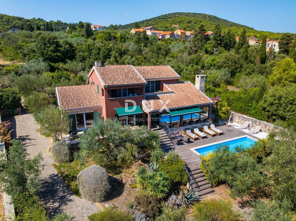 Maison de luxe à vendre à Zadar, 1 750 000 €, Photo 1