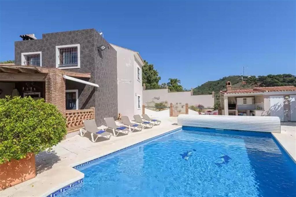 Maison de luxe à vendre à Estepona, 1 095 000 €, Photo 1