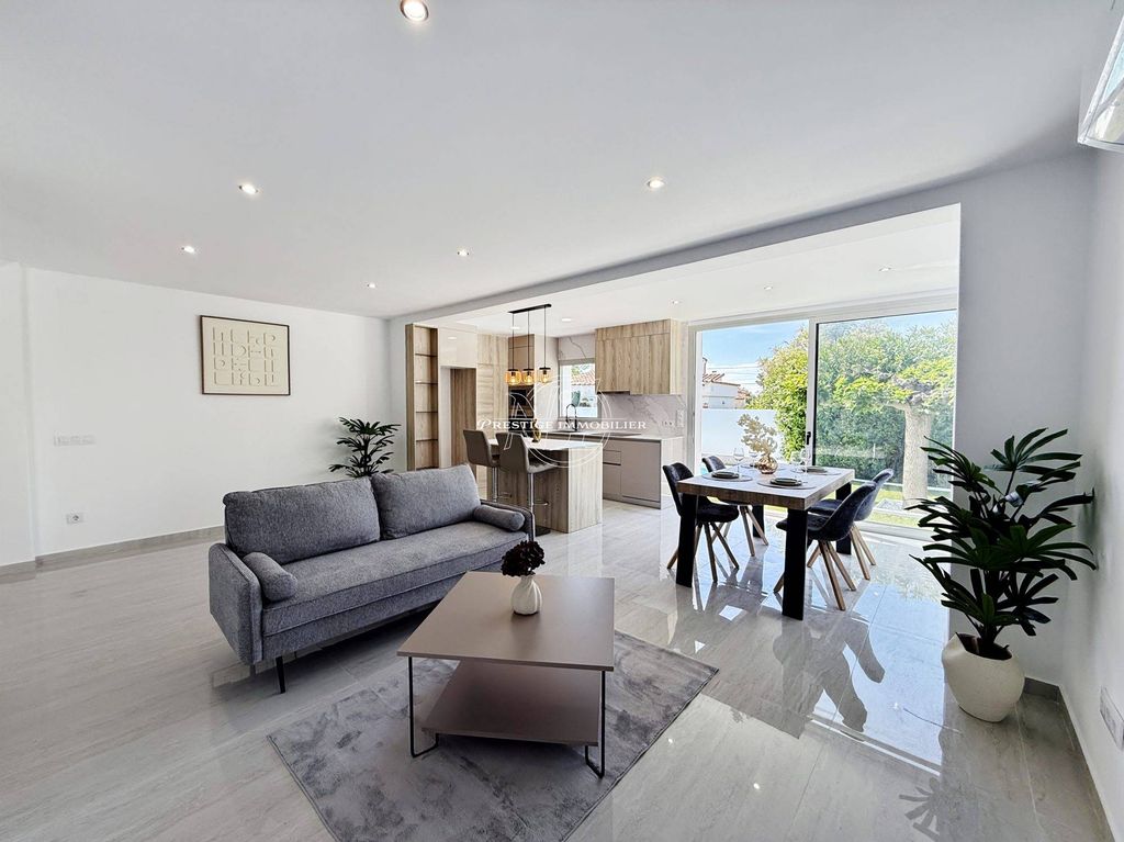 Luxury House for sale in Roses, 499 000 €, Photo 1