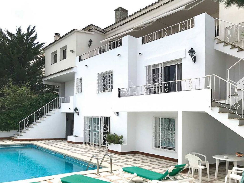 Luxury House for sale in Roses, 997 850 €, Photo 1