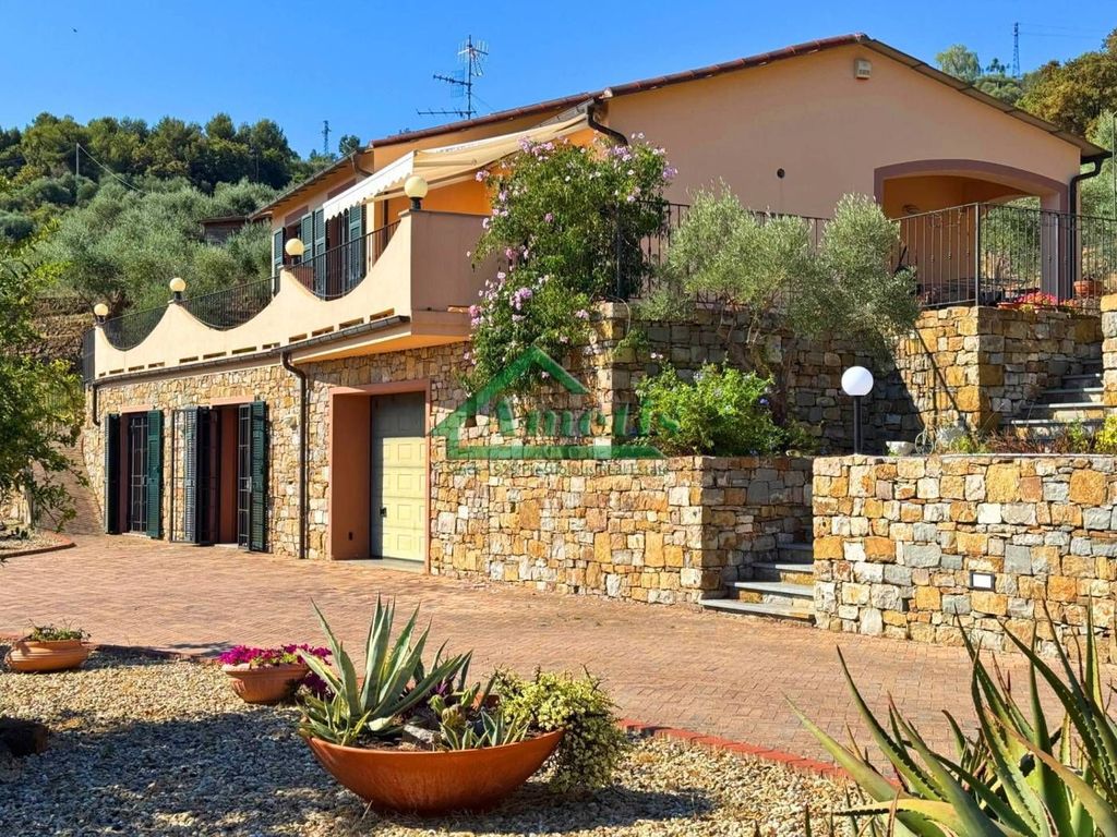 Maison de luxe à vendre à Imperia, 890 000 €, Photo 1