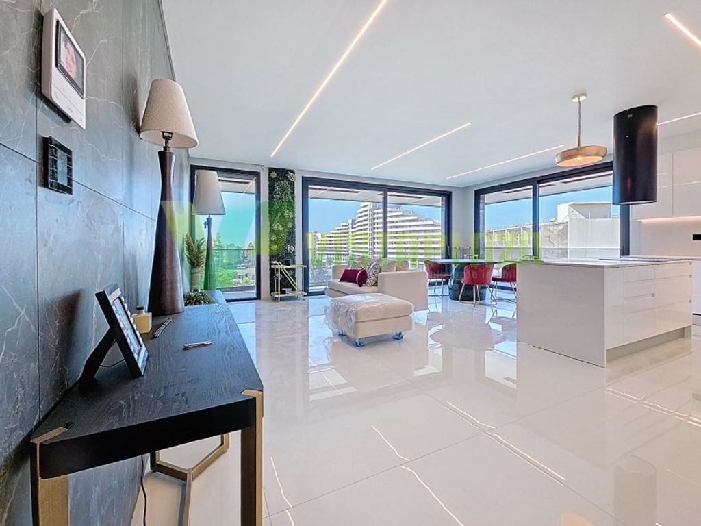 Luxury Apartment for sale in Portimão, 2 250 000 €, Photo 1