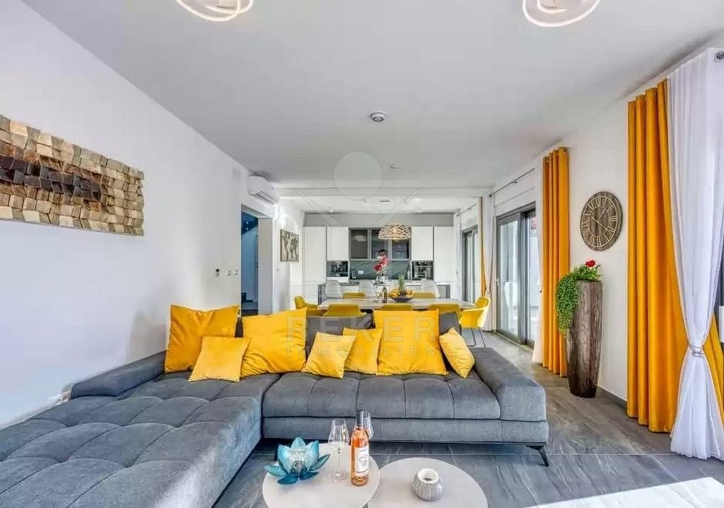 Maison de luxe à vendre à Porec, 950 000 €, Photo 6