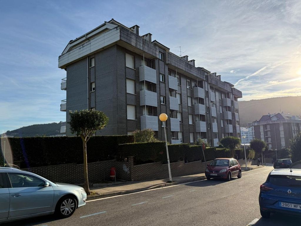 Luxury Apartment for sale in Castro-Urdiales, 400 000 €, Photo 2