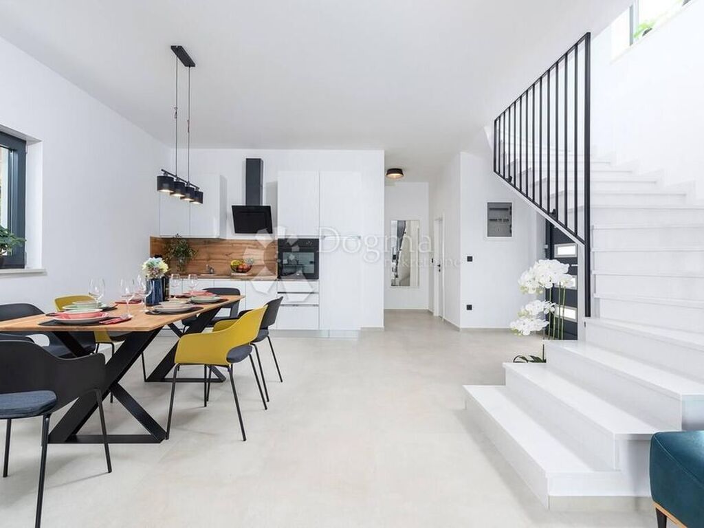 Maison de luxe à vendre à Porec, 700 000 €, Photo 6