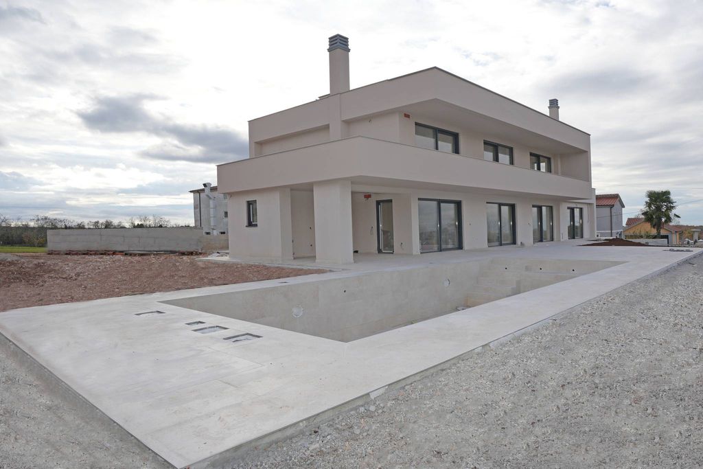 Maison de luxe à vendre à Porec, 1 190 000 €, Photo 1