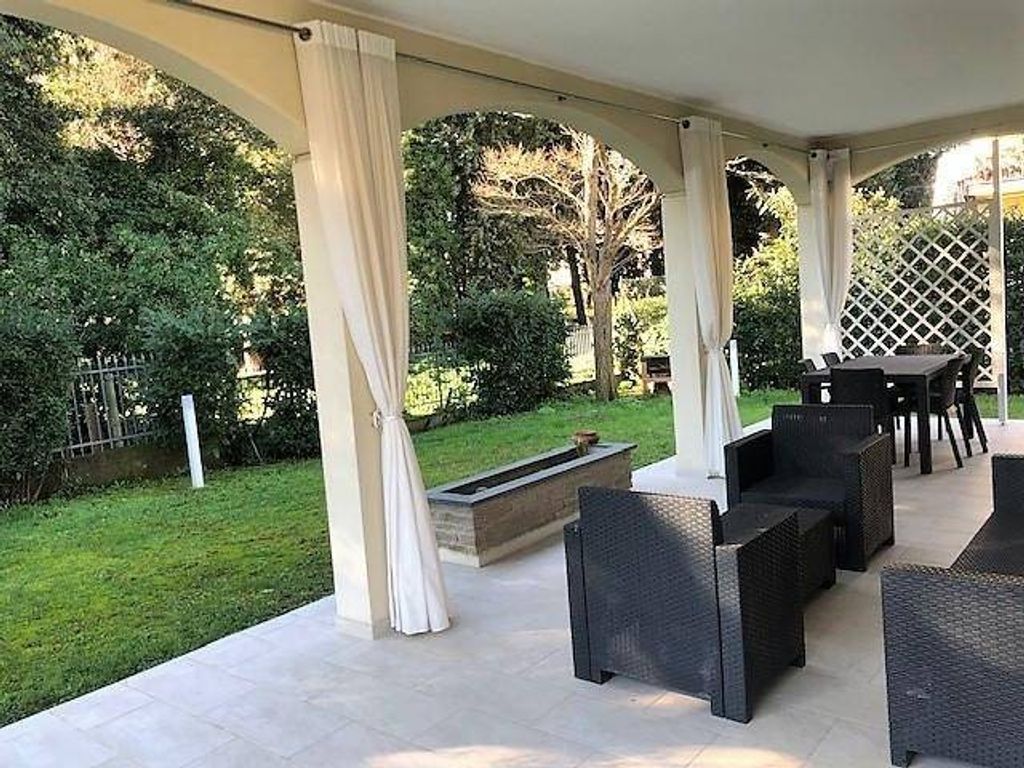 Luxury House for sale in Massa, 920 000 €, Photo 1