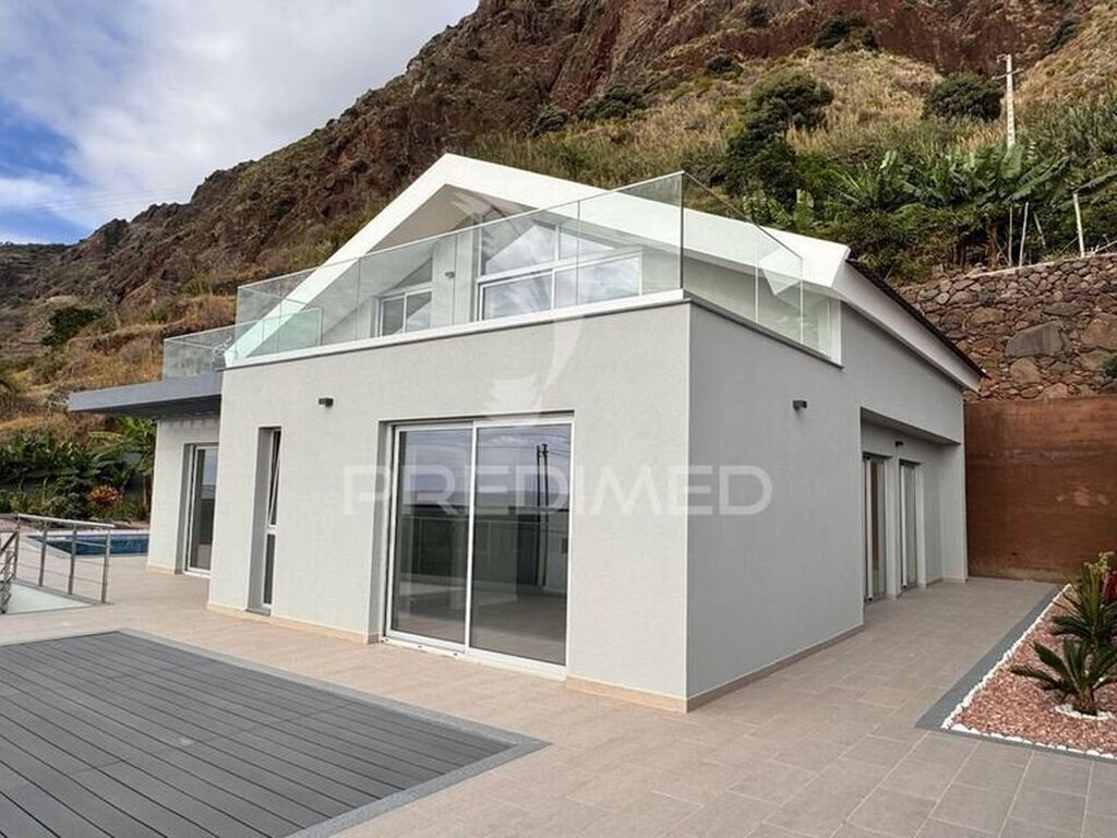 Luxury House for sale in Calheta, 1 150 000 €, Photo 1