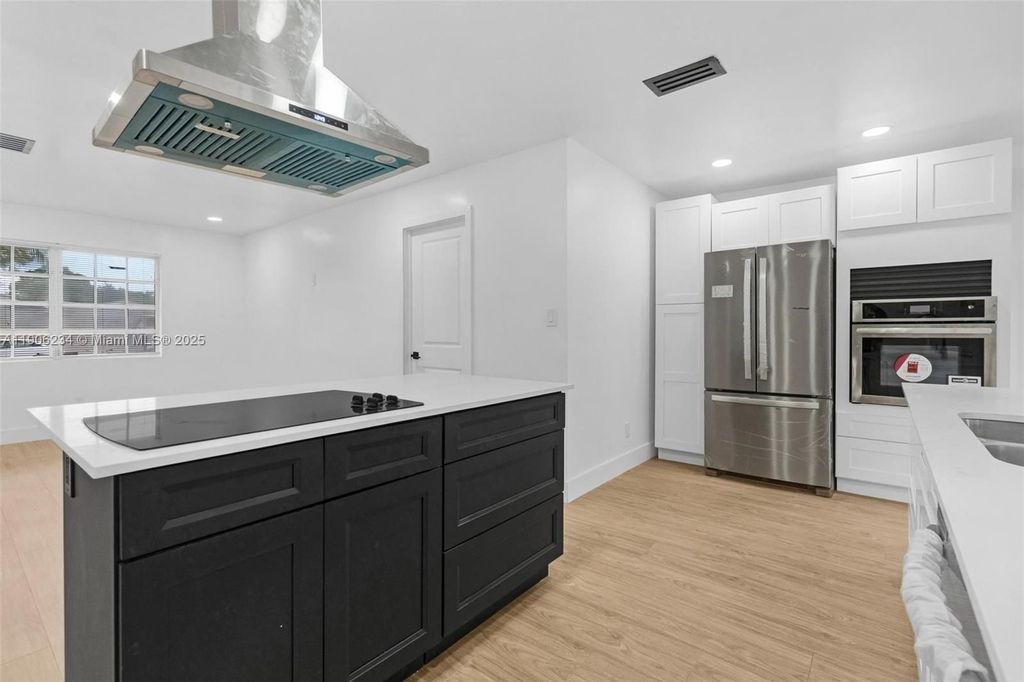 Luxury House for sale in Hollywood, 480 729 €, Photo 1