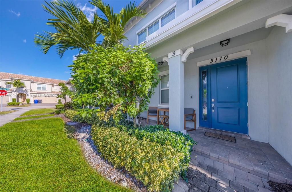 Luxury House for sale in Hollywood, 502 190 €, Photo 2