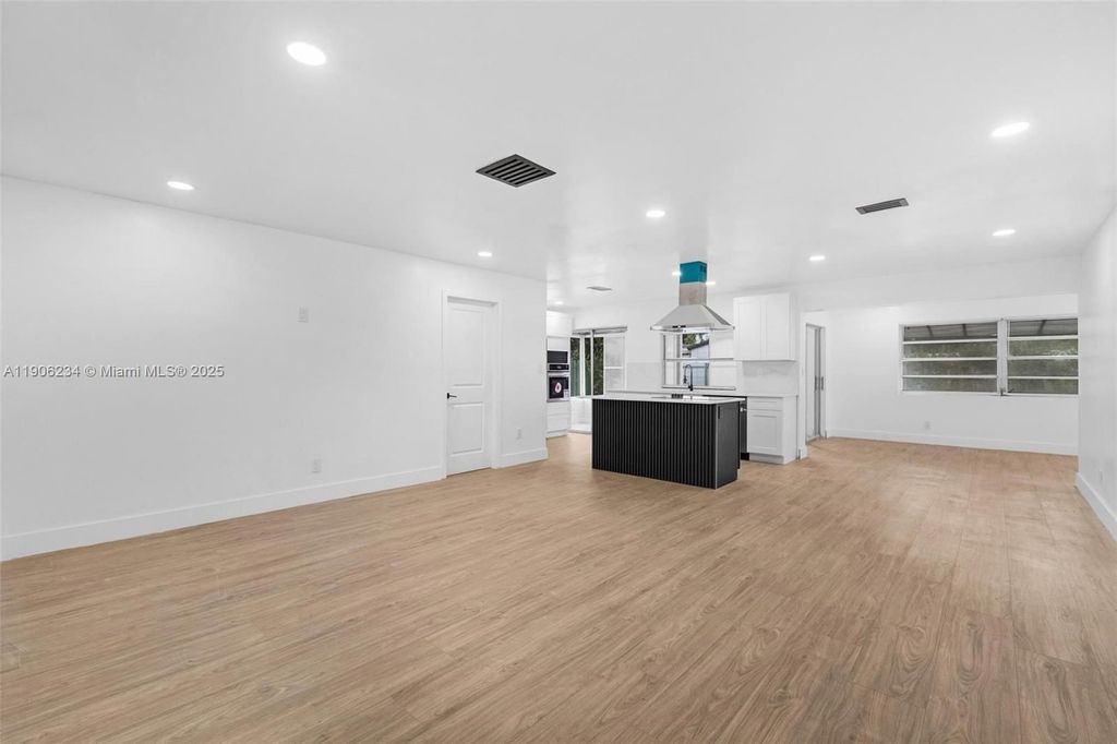 Luxury House for sale in Hollywood, 480 729 €, Photo 5