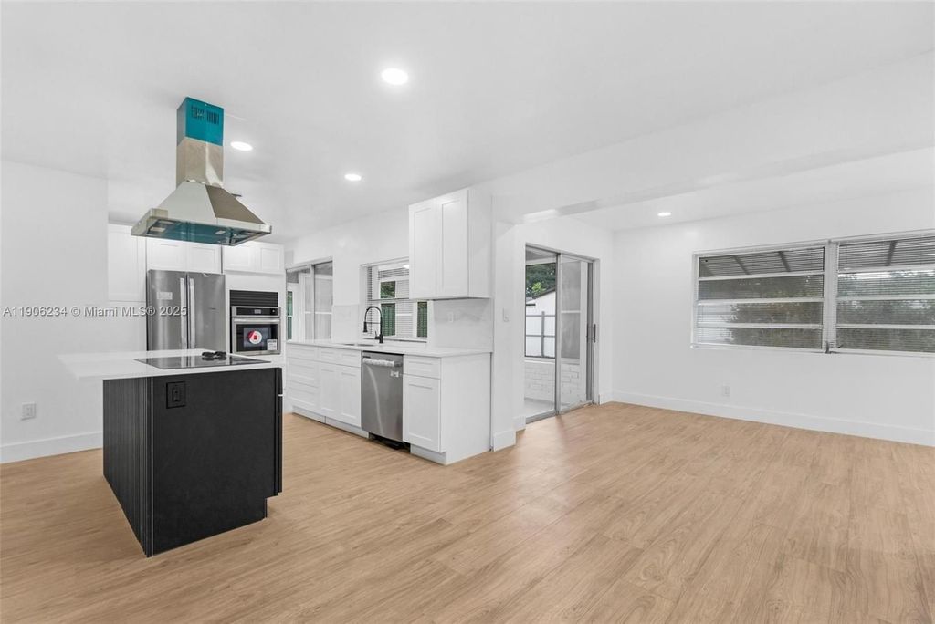 Luxury House for sale in Hollywood, 480 729 €, Photo 7