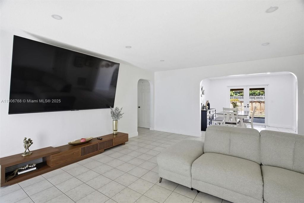 Luxury House for sale in Hollywood, 480 729 €, Photo 6