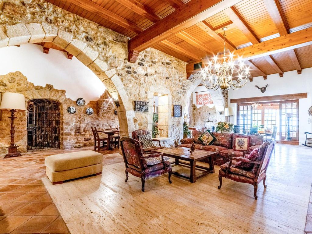 Maison de luxe à vendre à Castellet, 1 080 000 €, Photo 1