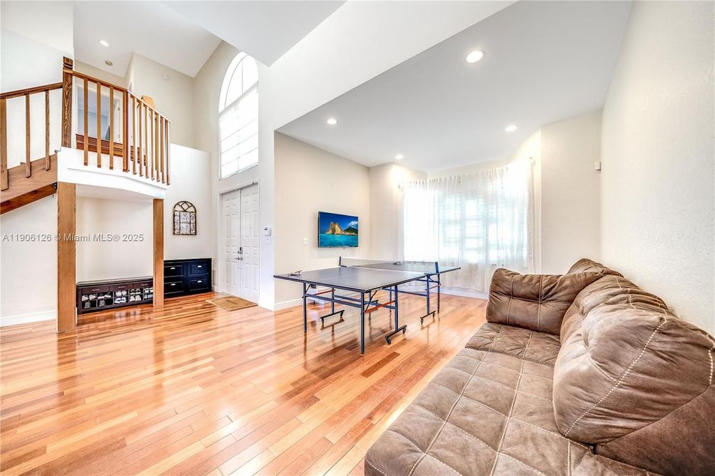 Luxury House for sale in Hollywood, 1 279 083 €, Photo 5