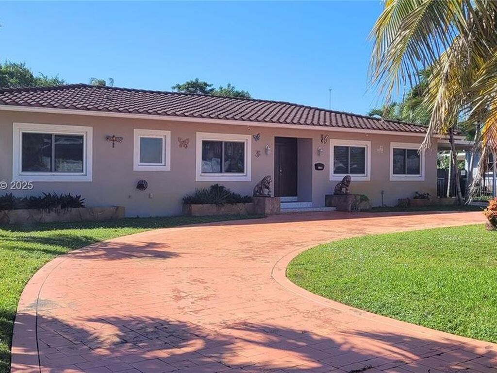 Luxury House for sale in Hollywood, 948 581 €, Photo 1