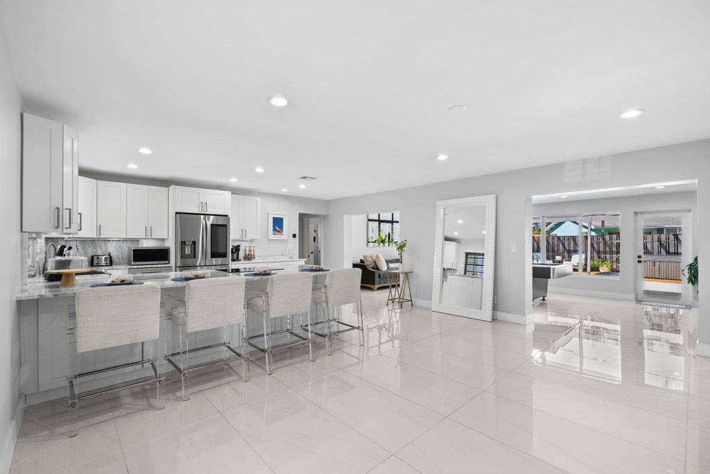 Luxury House for sale in Hollywood, 678 086 €, Photo 6