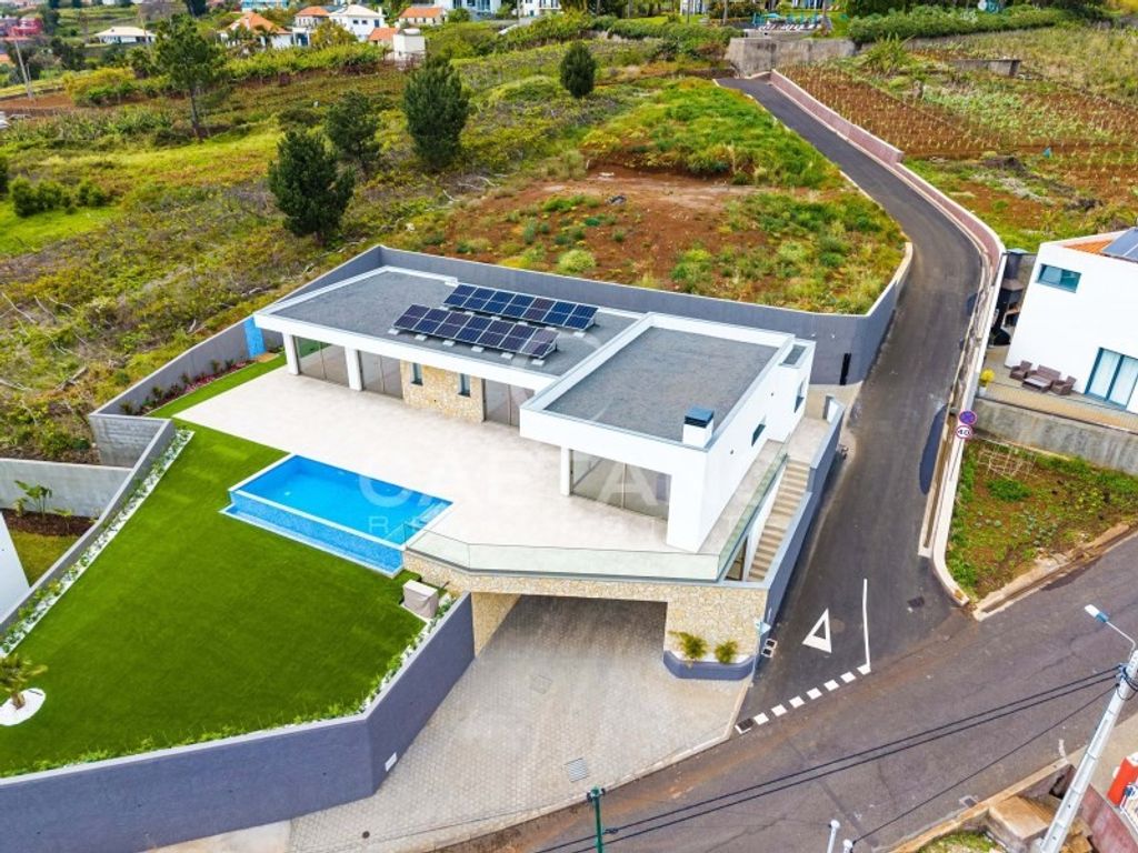 Luxury House for sale in Calheta, 1 400 000 €, Photo 2