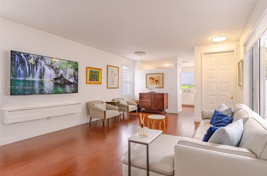 Luxury House for sale in Hollywood, 511 381 €, Photo 5