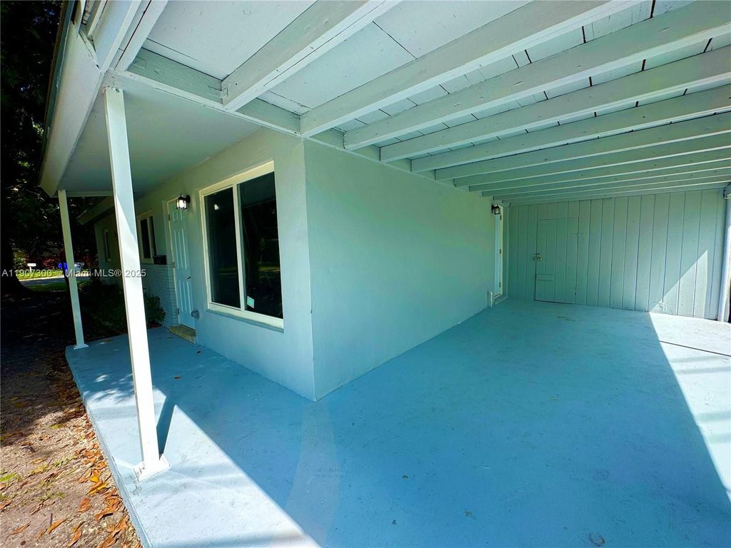 Luxury House for sale in Hollywood, 427 506 €, Photo 2