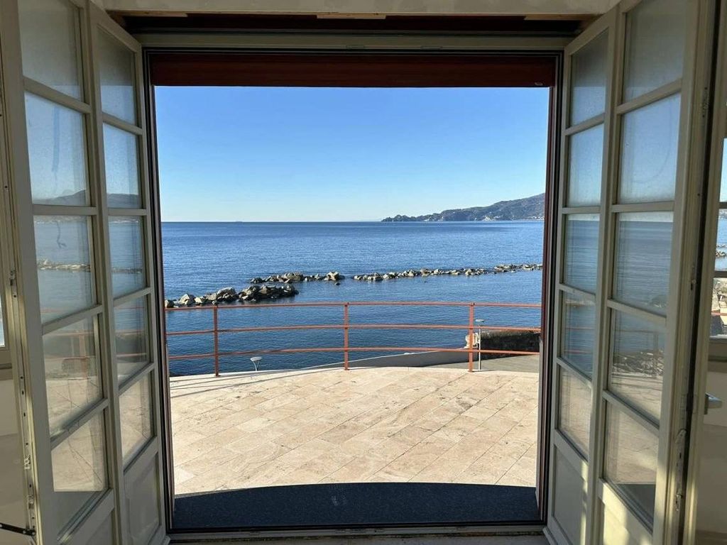 Luxury Apartment for sale in Chiavari, 2 250 000 €, Photo 1