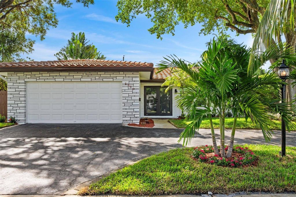 Luxury House for sale in Hollywood, 729 592 €, Photo 3