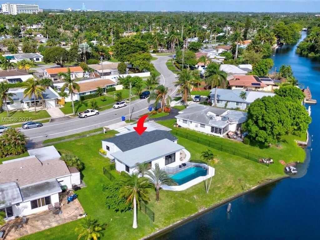 Luxury House for sale in Hollywood, 729 674 €, Photo 1