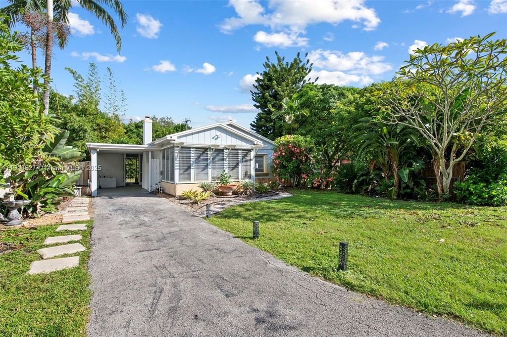 Luxury House for sale in Hollywood, 472 145 €, Photo 2