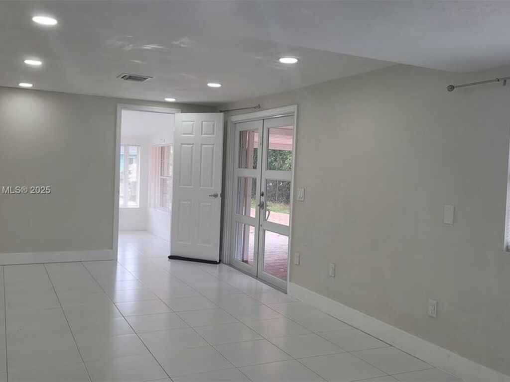 Luxury House for sale in Hollywood, 428 364 €, Photo 3