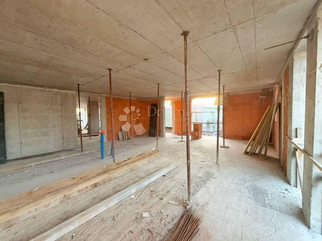 Luxury Apartment for sale in Rovinj, 780 000 €, Photo 3