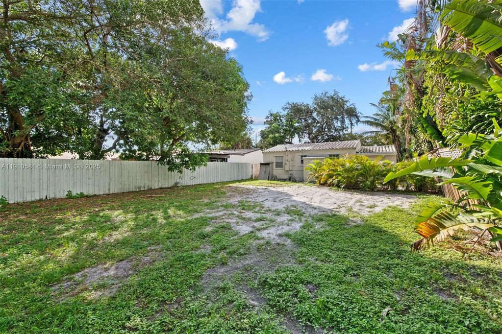 Luxury House for sale in Hollywood, 472 145 €, Photo 4