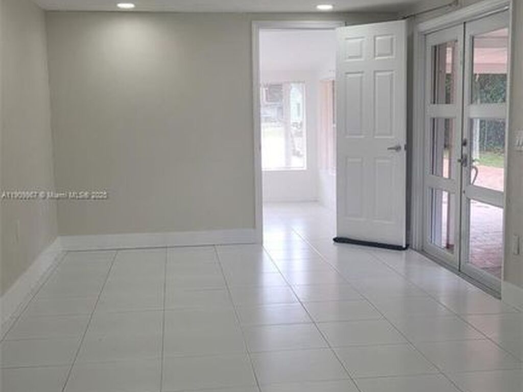 Luxury House for sale in Hollywood, 428 364 €, Photo 4