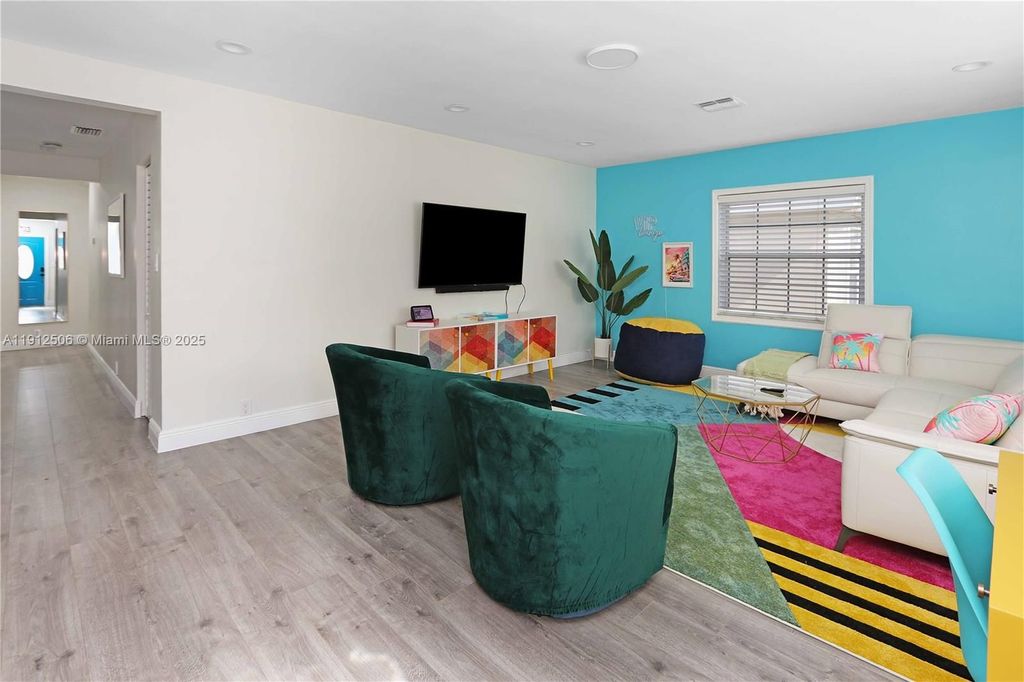 Luxury House for sale in Hollywood, 723 604 €, Photo 5