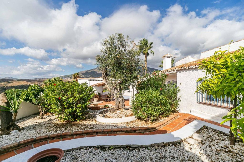 Luxury House for sale in Mijas, 795 000 €, Photo 1