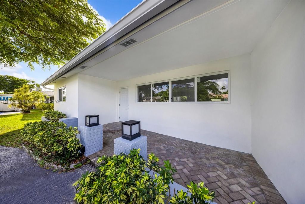 Luxury House for sale in Hollywood, 751 139 €, Photo 2