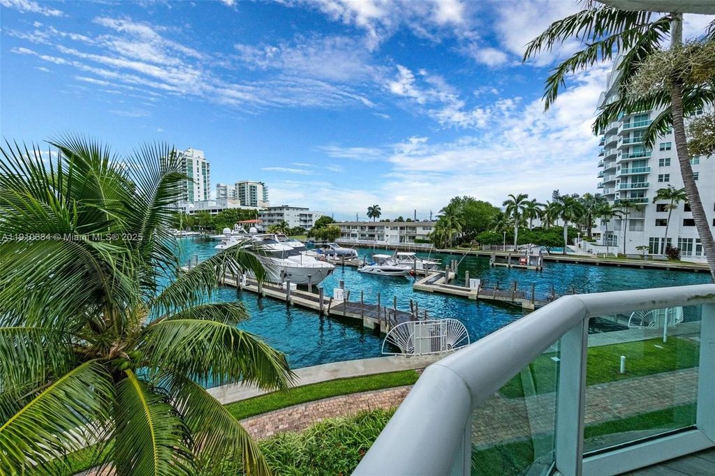 Luxury House for sale in North Bay Village, 809 198 €, Photo 4