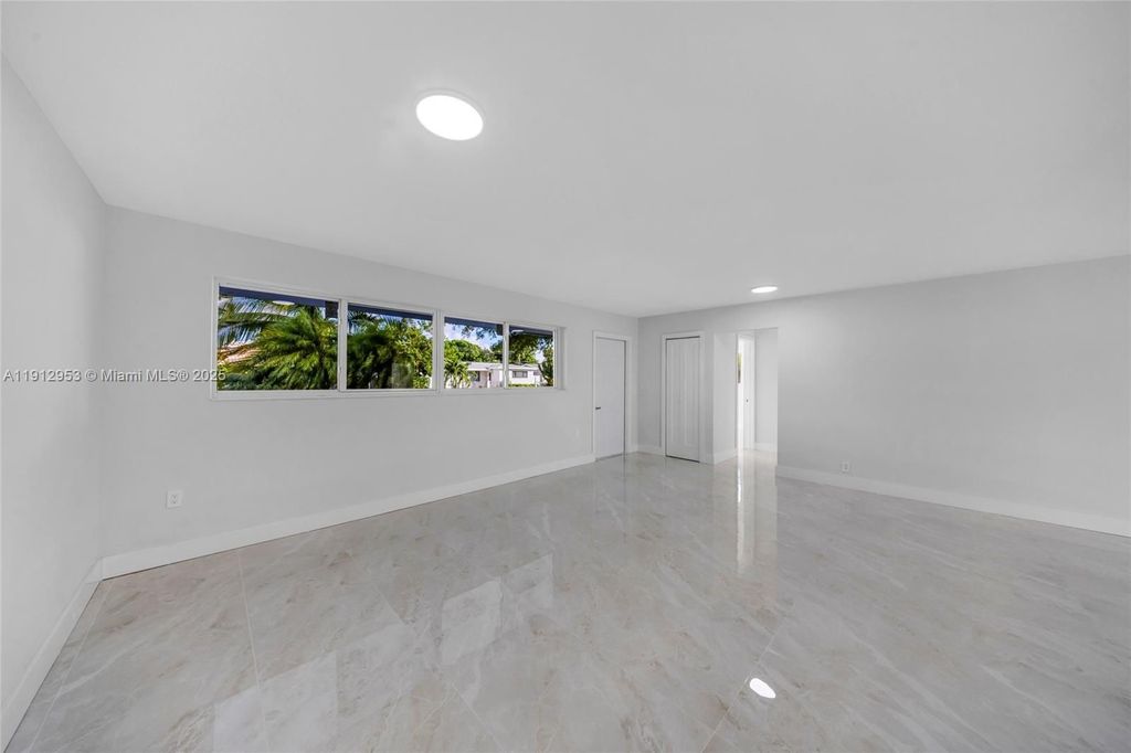 Luxury House for sale in Hollywood, 751 139 €, Photo 7
