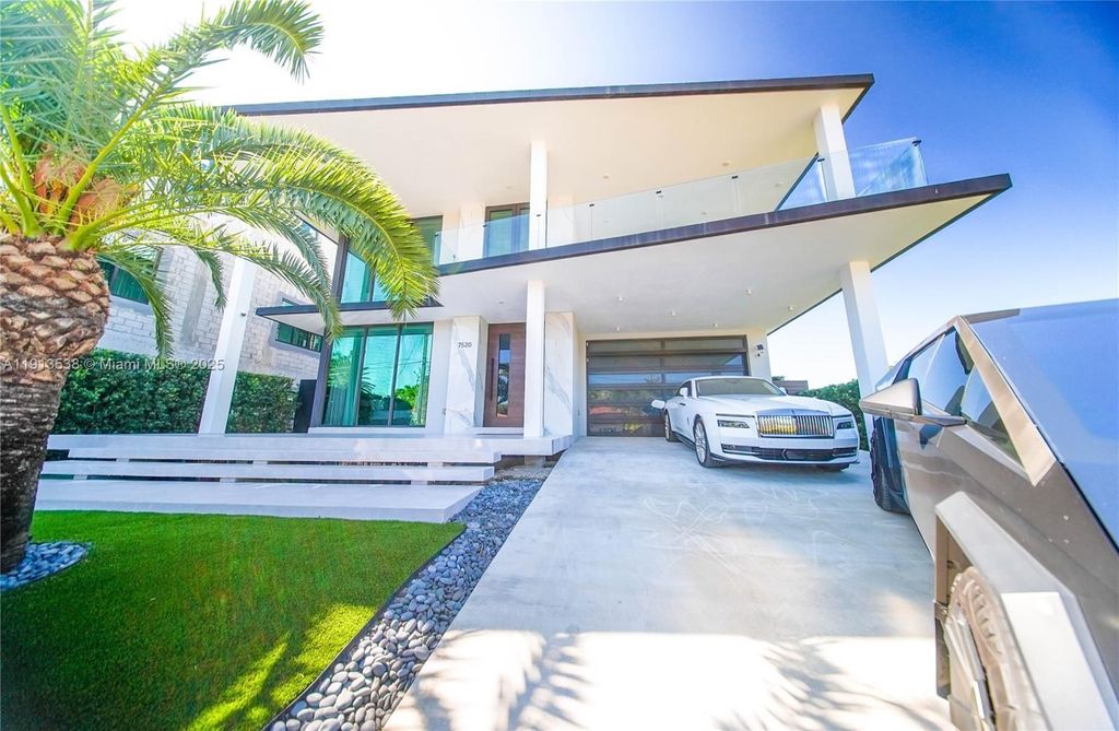 Luxury House for sale in North Bay Village, 11 967 196 €, Photo 1