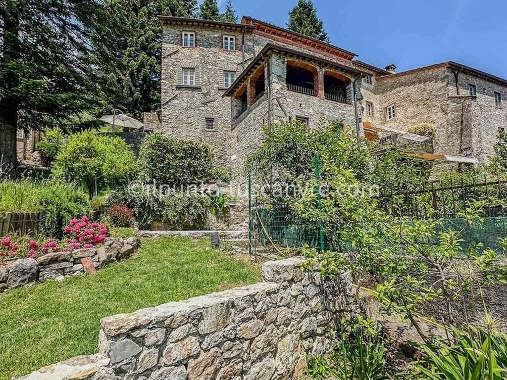 Luxury House for sale in Pescaglia, 999 500 €, Photo 1