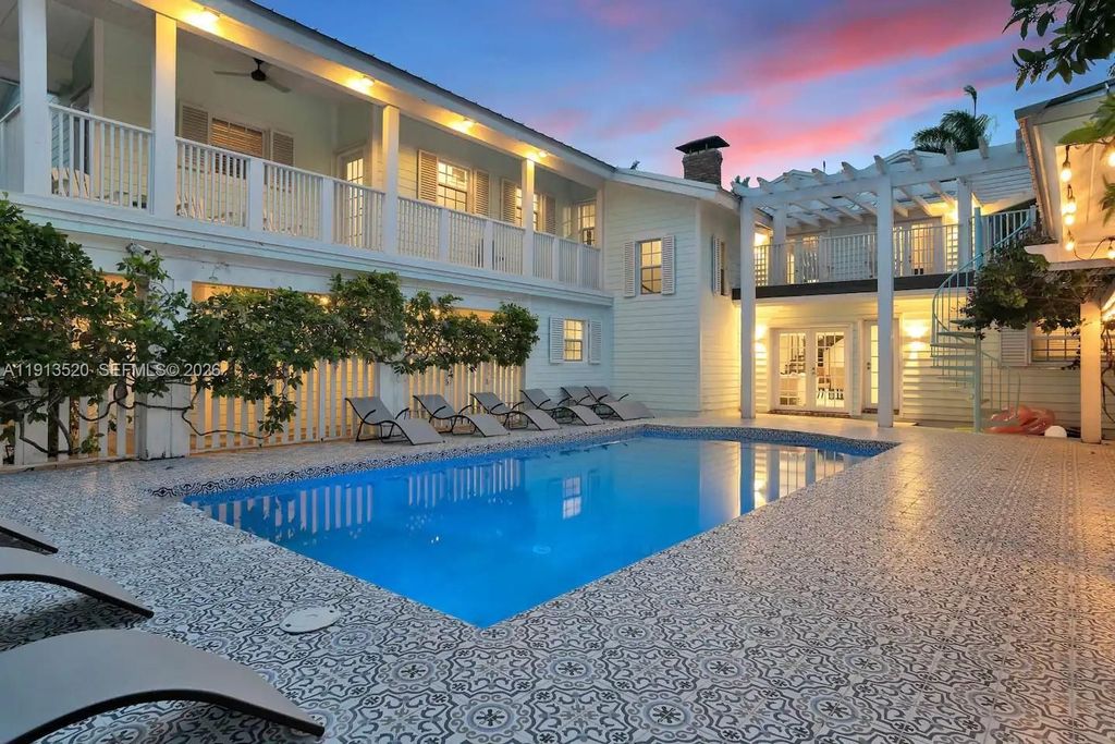 Luxury House for sale in Hollywood, 2 188 310 €, Photo 2