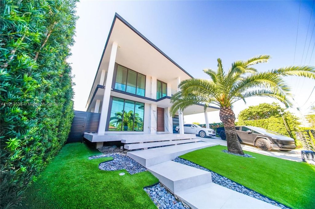 Luxury House for sale in North Bay Village, 11 967 196 €, Photo 2