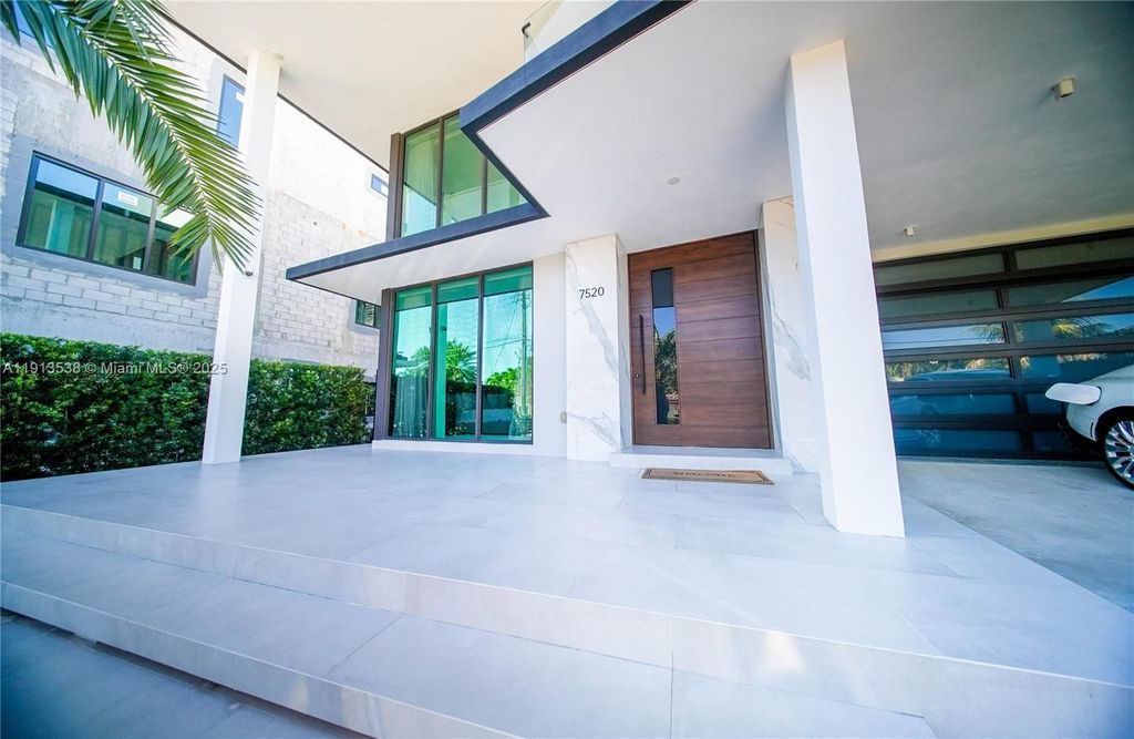 Luxury House for sale in North Bay Village, 11 967 196 €, Photo 3