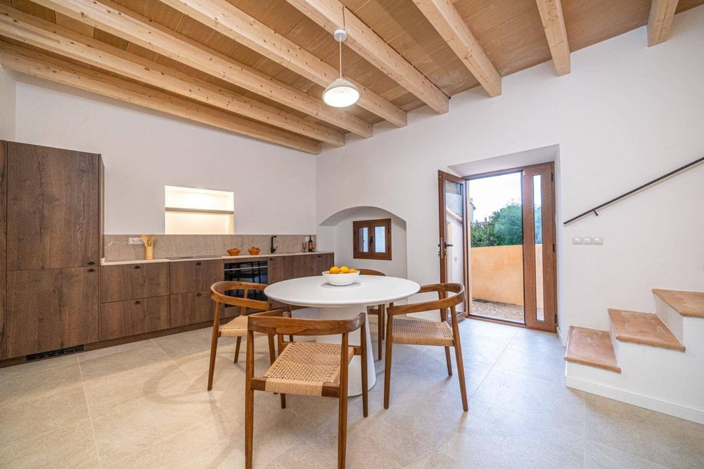 Luxury House for sale in Capdepera, 599 000 €, Photo 1