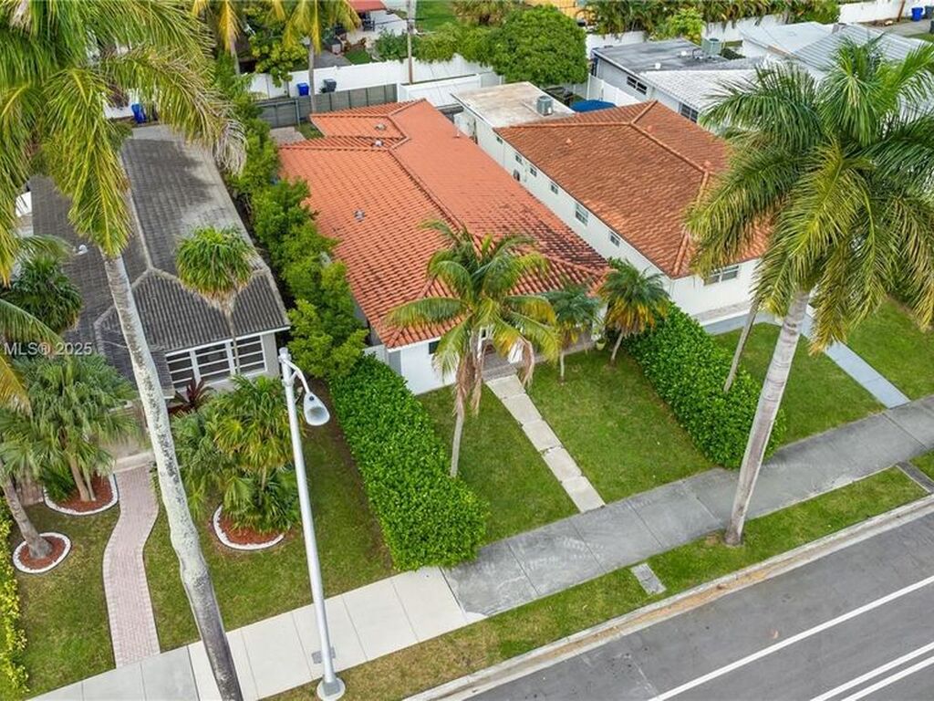 Luxury House for sale in Hollywood, 617 651 €, Photo 2